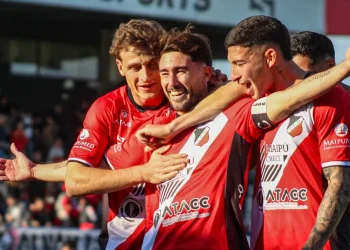 El volante que quiere Colón para mitad de año también es pretendido por clubes de Primera