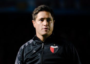 Colón mantuvo el invicto de local, pero el punto sirvió de poco