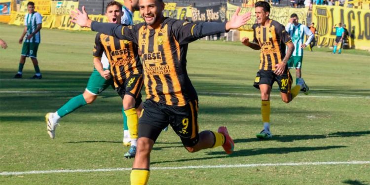 Antes de visitar a Colón, Mitre goleó a San Miguel