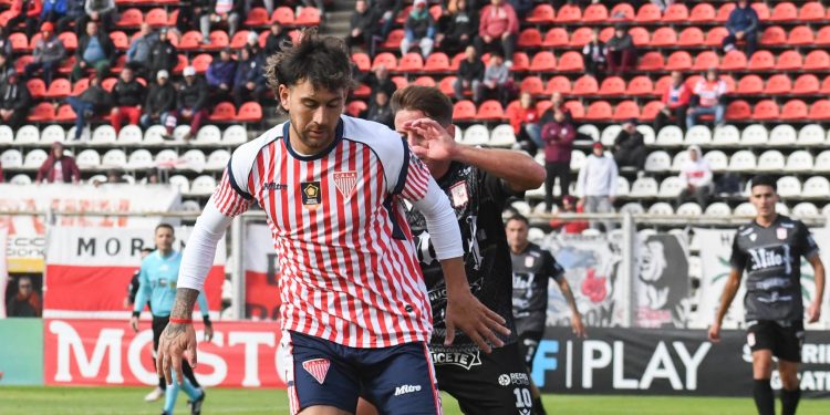 Morón y Los Andes jugaron para Colón, que puede volver a la cima