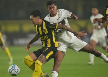 Platense va por otro triunfo ante Peñarol para soñar con clasificar