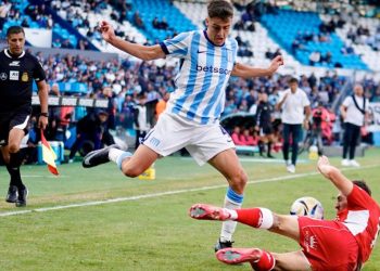 Racing empató con Huracán y se metió en los octavos
