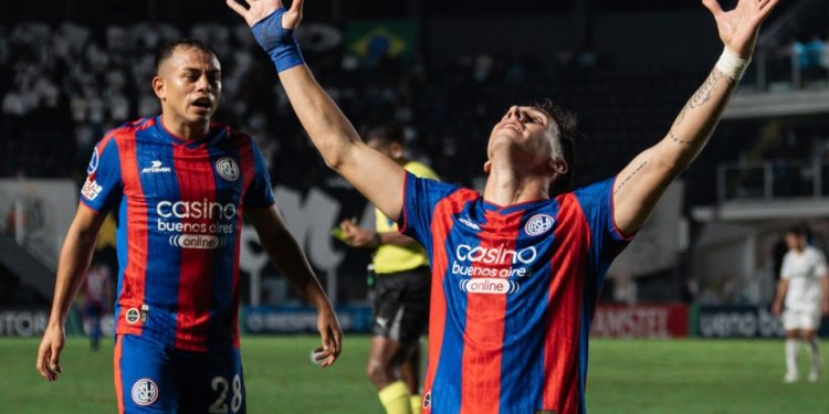 San Lorenzo reaccionó ante Santos y quedó más cerca de clasificar