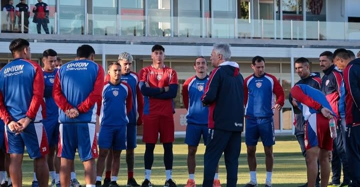 Unión está en Córdoba: Madelón define si mete mano o repite el once