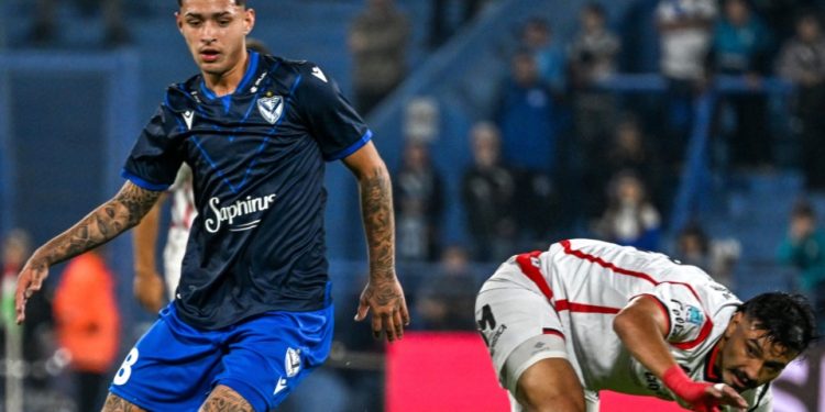 Vélez empató con Newells y jugará con Gimnasia en los playoffs